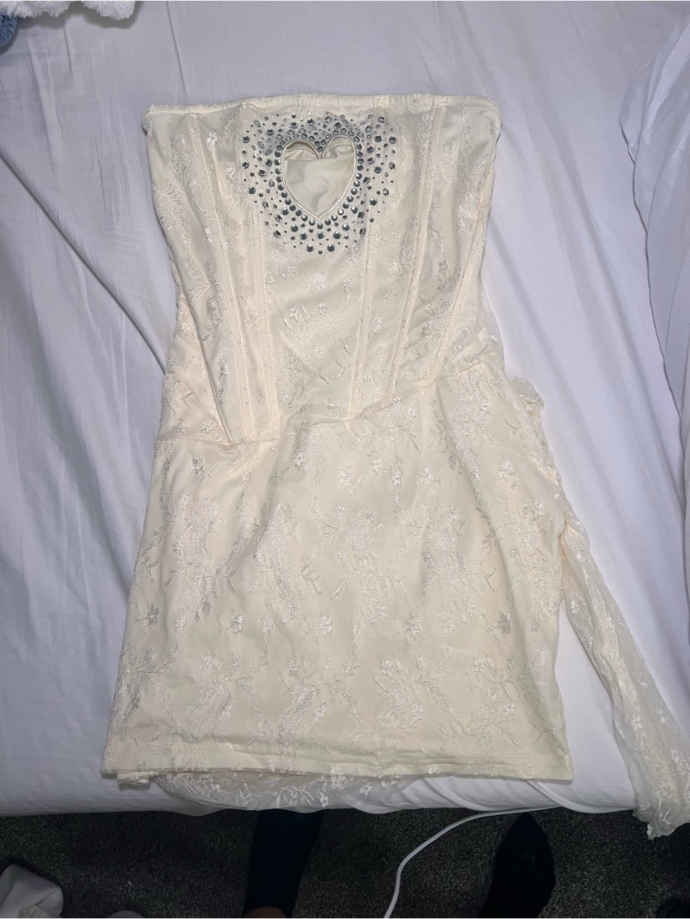 Strapless Lace Dress with Heart Cutout - Sabrina carpenter Halloween costume